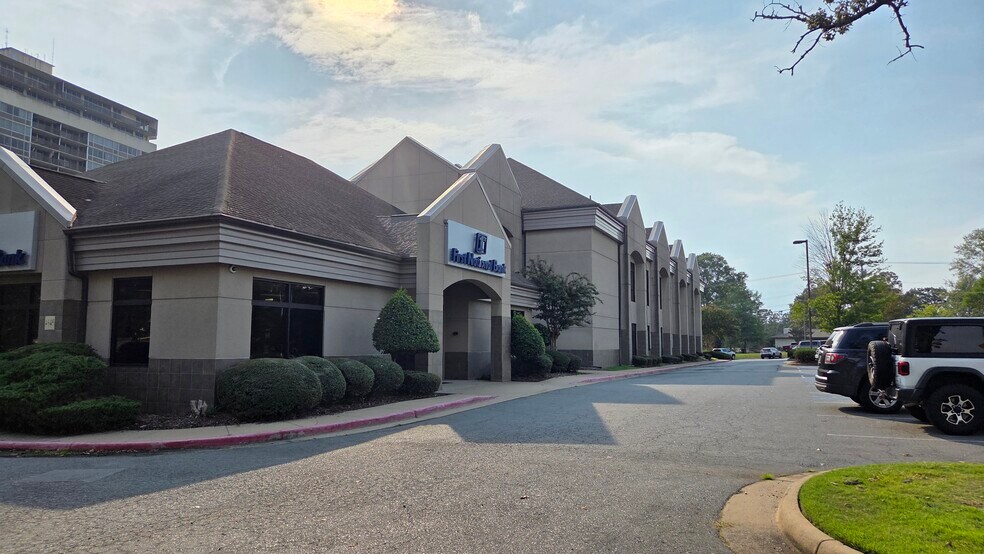 More Photos Of 2400 Crestwood Rd, North Little Rock Office For Lease