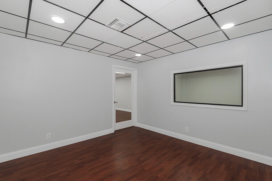 More Photos Of 3650 Coral Ridge Dr, Coral Springs Light Manufacturing For Lease