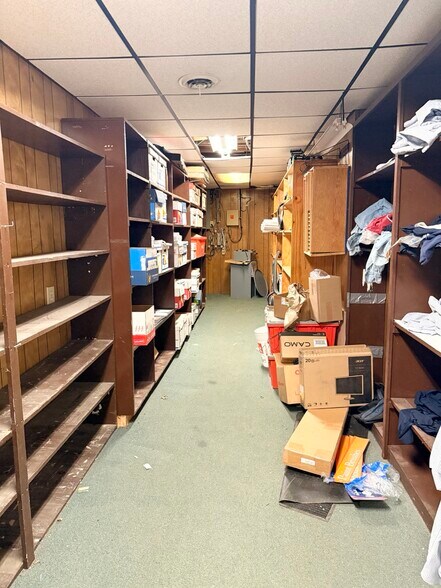 More Photos Of 13080 Cambridge Springs Rd, Edinboro Freestanding For Sale