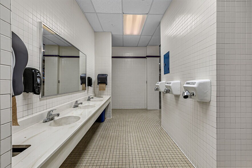 More Photos Of 430 3rd Ave NE, Saint Cloud Specialty For Sale