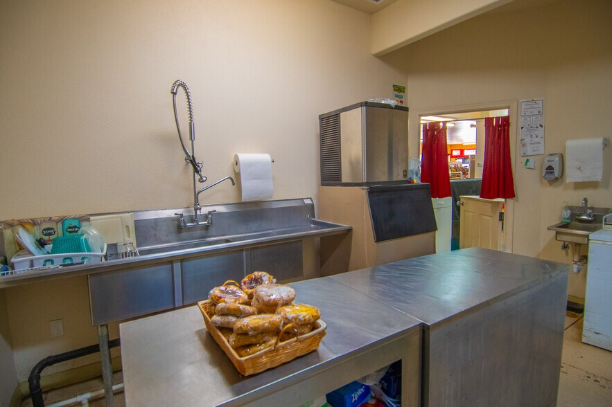 More Photos Of 54140 N Main St, Seligman Freestanding For Sale