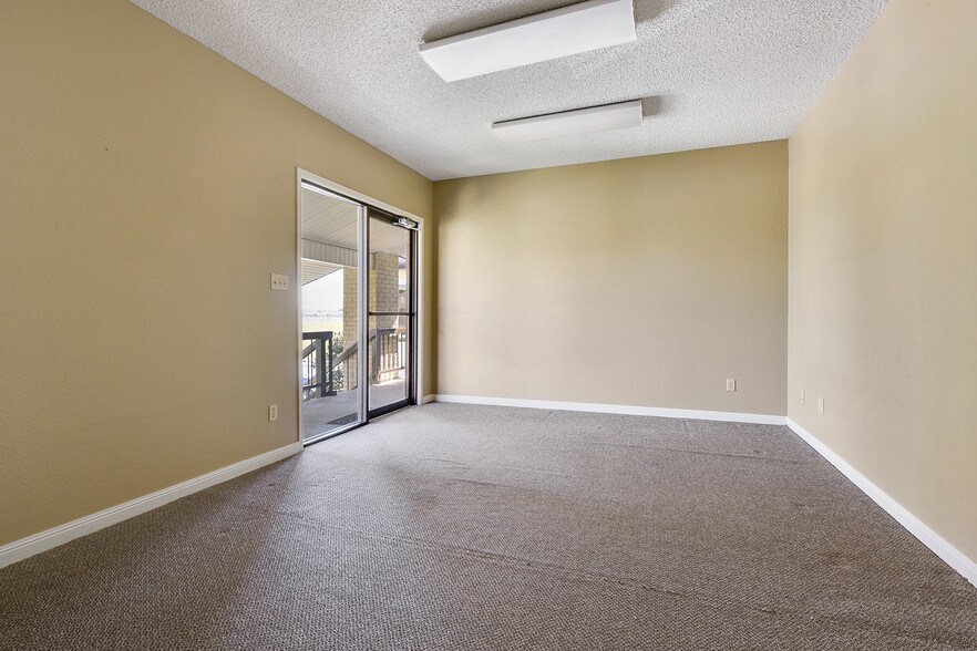 More Photos Of 113 Flagg Pl, Lafayette Medical For Lease