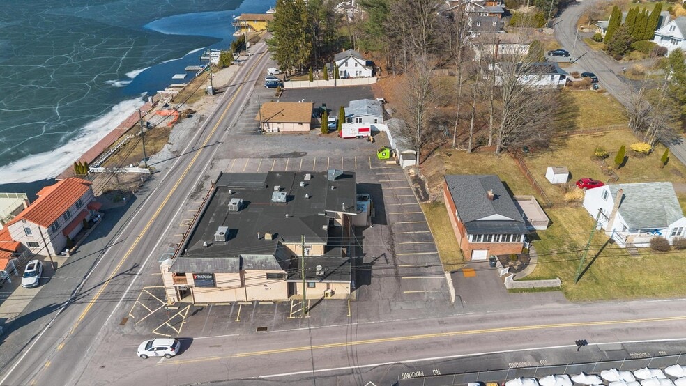 More Photos Of 31 Lakeside Dr, Harveys Lake Restaurant For Sale