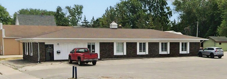 Primary Photo Of 200 E Wisconsin St, Seymour Township Office For Sale