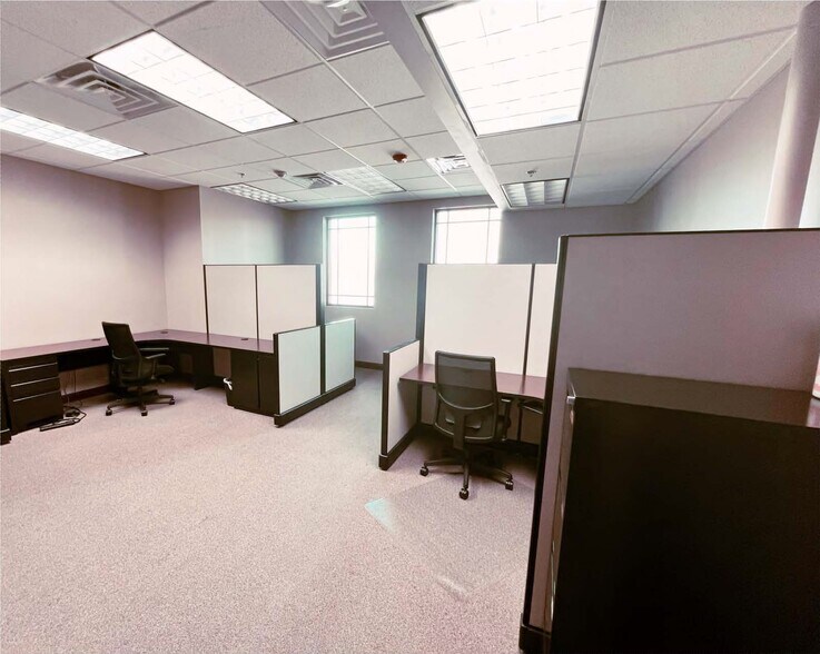 More Photos Of 792-806 W Bartlett Rd, Bartlett Loft Creative Space For Sale