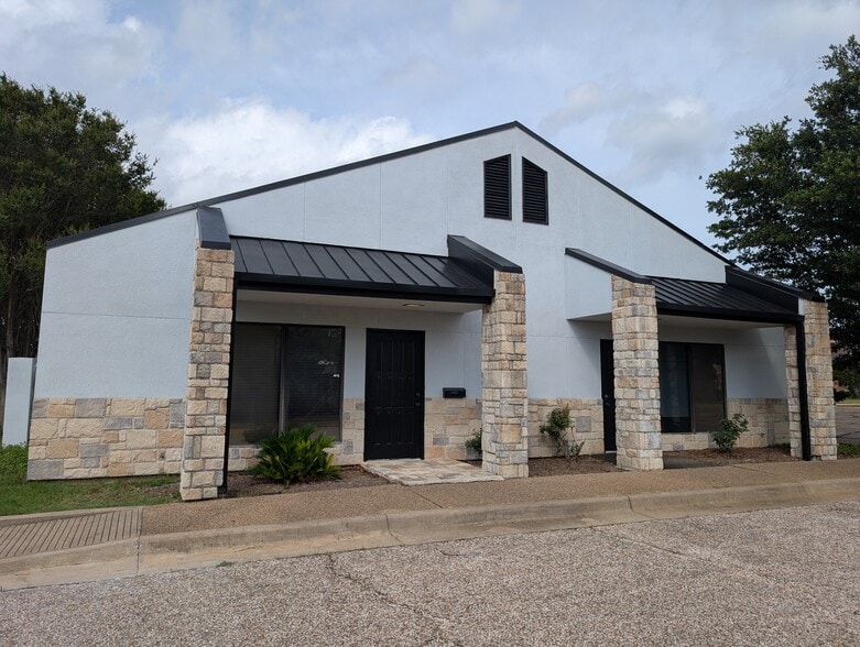 Primary Photo Of 711 Melrose Dr, Waco Office For Sale