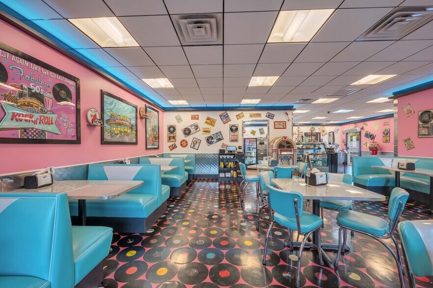 More Photos Of 5684 Sullivan Trl, Nazareth Restaurant For Sale