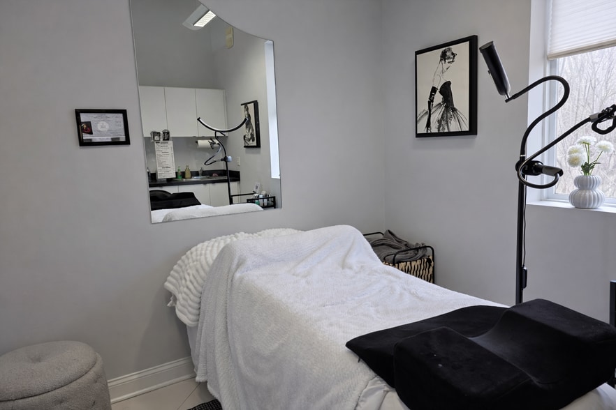 More Photos Of 4720 French Rd, East Amherst General Retail For Sale