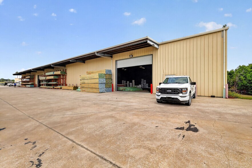 More Photos Of 722 Duck Lake Rd, Lady Lake Industrial For Sale