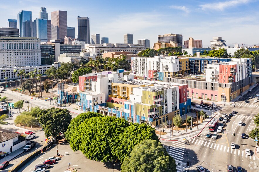 More Photos Of 555 N Spring St, Los Angeles Apartments For Lease