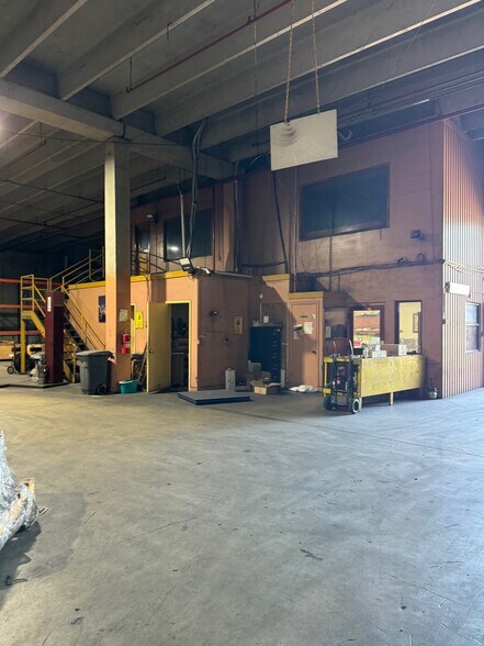 More Photos Of 8300 NW 70th St, Miami Warehouse For Sale