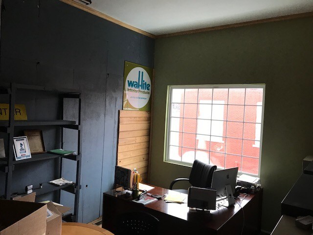 More Photos Of 231 W Market St, Anderson Warehouse For Lease