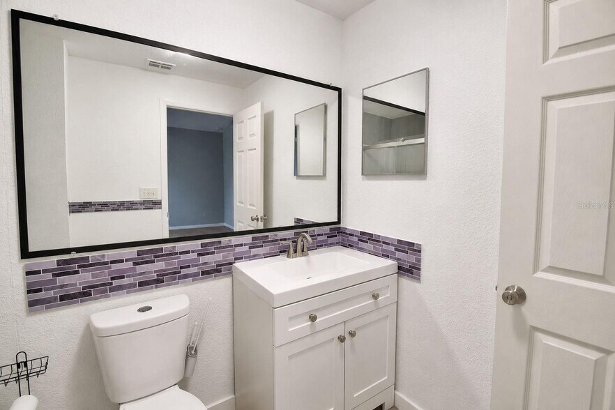 More Photos Of 208 Center St, Auburndale Office For Sale