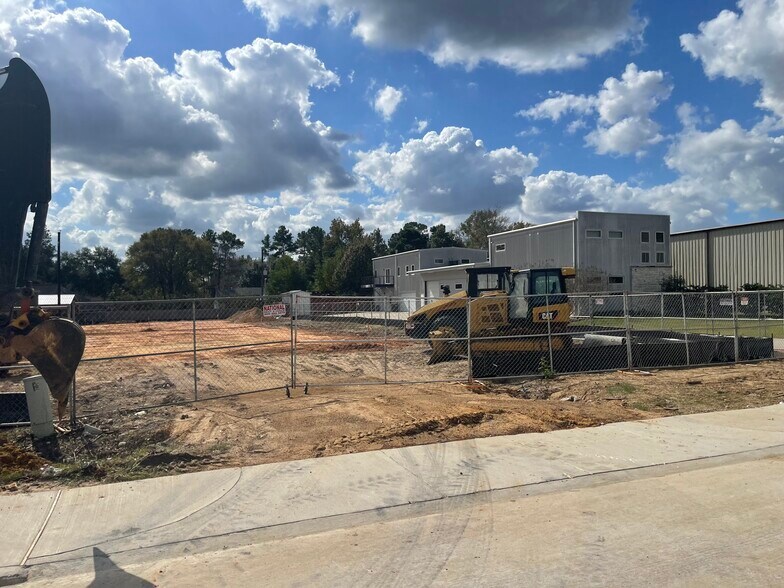 More Photos Of 32223 Tamina Rt, Magnolia Flex For Lease