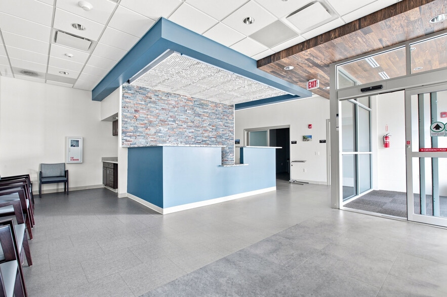 More Photos Of 1019 Charleston Ave E, Mattoon Office For Lease