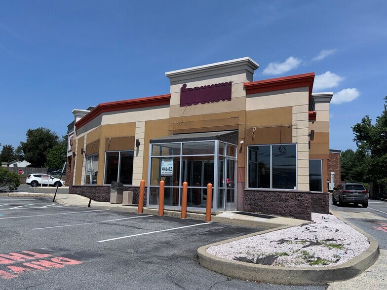 More Photos Of 855 S Broadway, Wind Gap General Retail For Lease