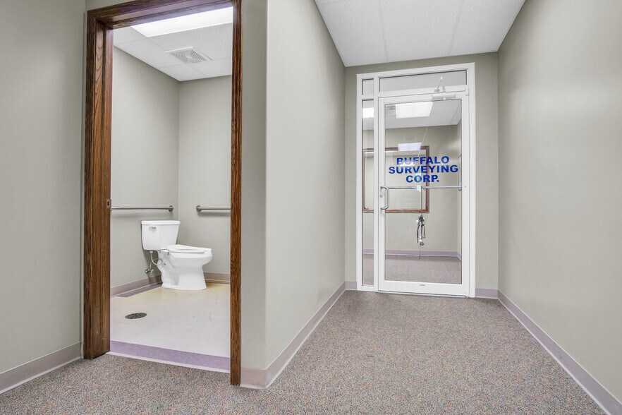 More Photos Of 5308 Parklane Dr, Kearney Serviced Offices For Sale