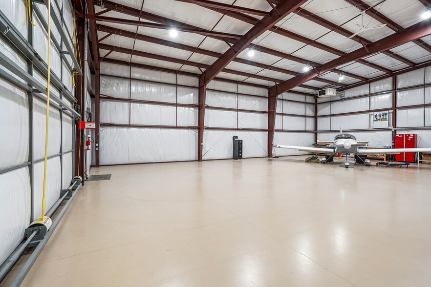 More Photos Of 3229 Airport Rd, Helena Airplane Hangar For Sale