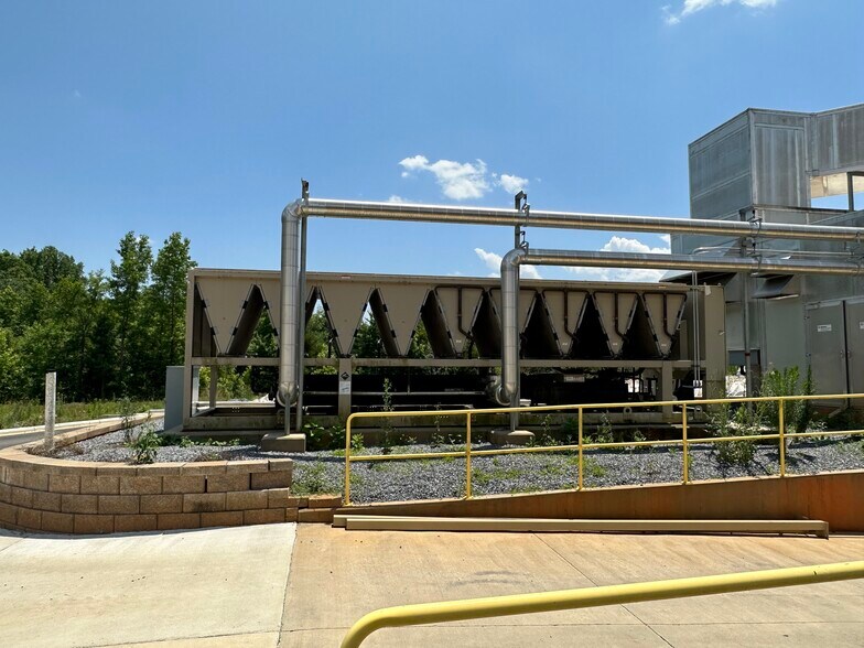 More Photos Of 119 Metrolina Dr, Shelby Manufacturing For Sale