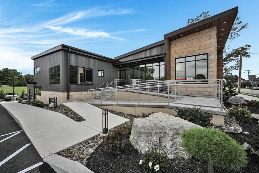 Primary Photo Of 742 E Main St, Annville Medical For Lease