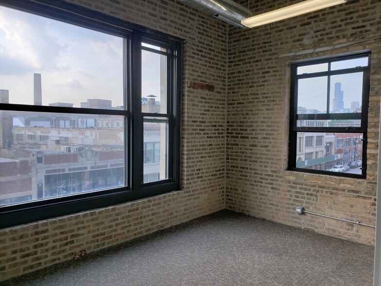 More Photos Of 2241-2245 S Michigan Ave, Chicago Loft Creative Space For Sale