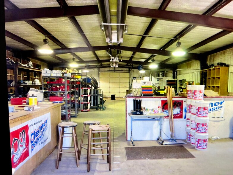 More Photos Of 106 W Richardson St, Sundown Warehouse For Sale