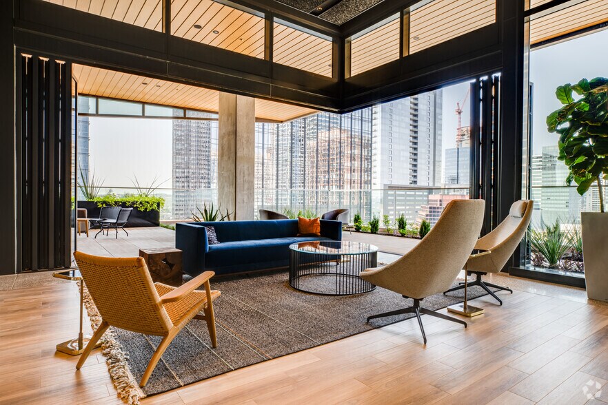 More Photos Of 405 Colorado St, Austin Office For Lease