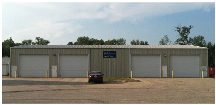 More Photos Of 303 Amendodge Dr, Shorewood Warehouse For Sale