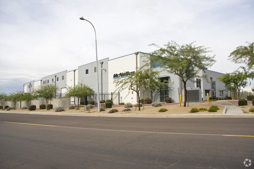 Primary Photo Of 4724 W Roosevelt St, Phoenix Warehouse For Lease