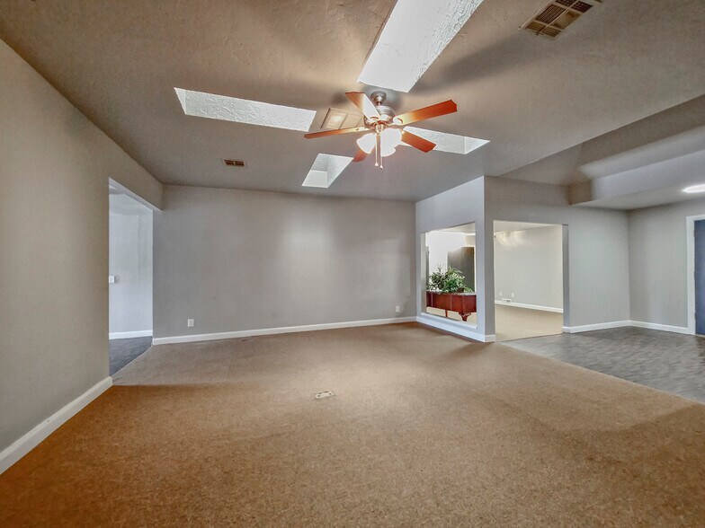 More Photos Of 6001 Nw Expressway, Oklahoma City Office For Sale
