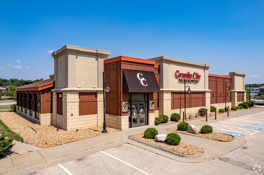 Primary Photo Of 15085 W 119th St, Olathe Restaurant For Sale