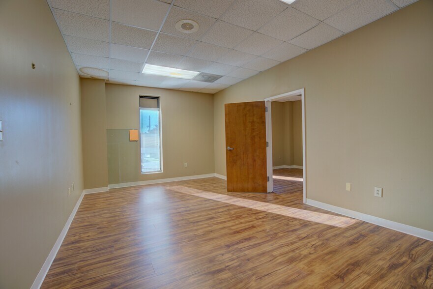 More Photos Of 315 W 10th St, Rome Medical For Sale