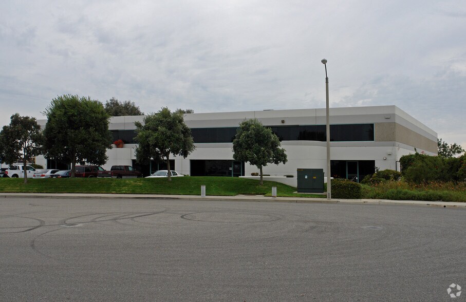 More Photos Of 741 Arcturus Ave, Oxnard Warehouse For Lease