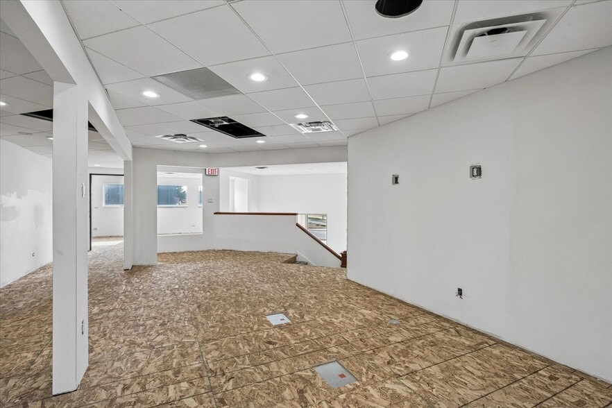 More Photos Of 1109 W Littleton Blvd, Littleton Office For Sale