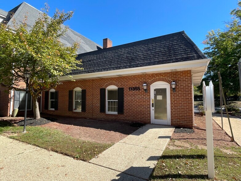 More Photos Of 11355 Pembrooke Sq, Waldorf Medical For Sale