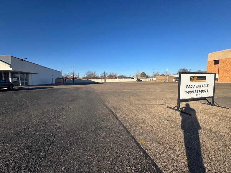 More Photos Of 4426 34th St, Lubbock Land For Lease