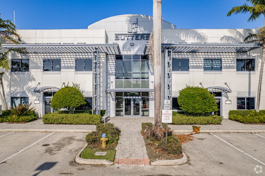 More Photos Of 6820 Lyons Technology Cir, Coconut Creek Office For Lease