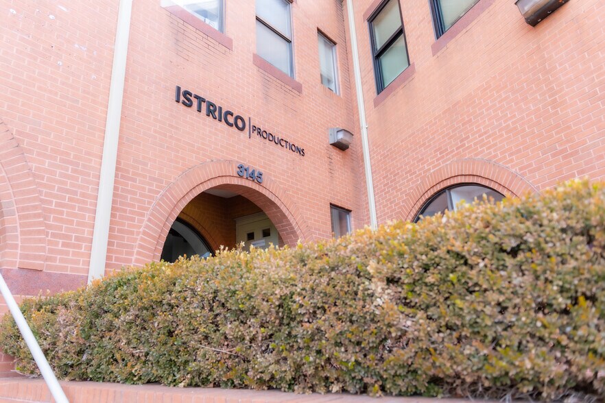 More Photos Of 3145 Mount Vernon Ave, Alexandria Office For Sale