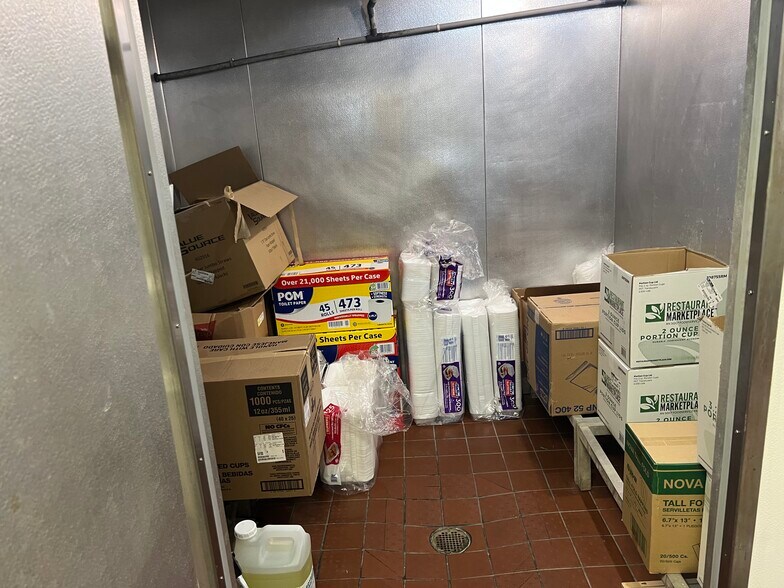 More Photos Of 1020 W Buchanan St, California Fast Food For Sale