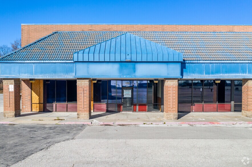 More Photos Of 13520 40 Hwy, Independence Storefront For Sale
