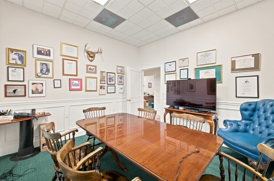 More Photos Of 25 Crescent St, Brockton Office For Sale