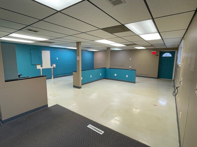 More Photos Of 1741 W Old Ridge Rd, Hobart Storefront Retail Office For Sale