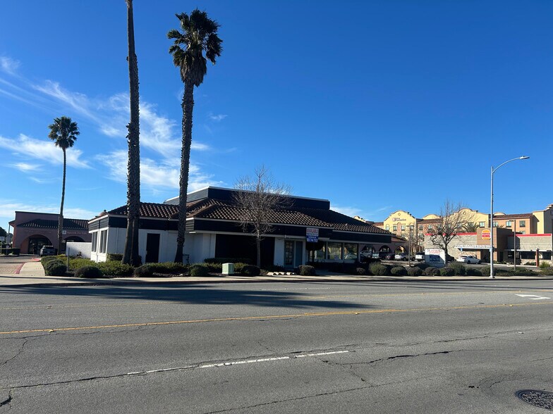 More Photos Of 1129 N H St, Lompoc Restaurant For Lease