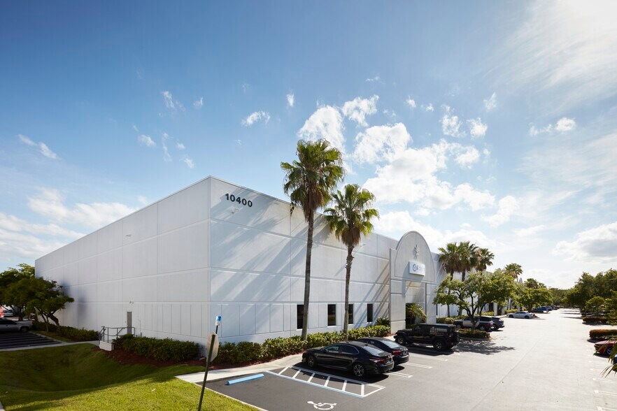 More Photos Of 10400 NW 21st St, Miami Warehouse For Lease
