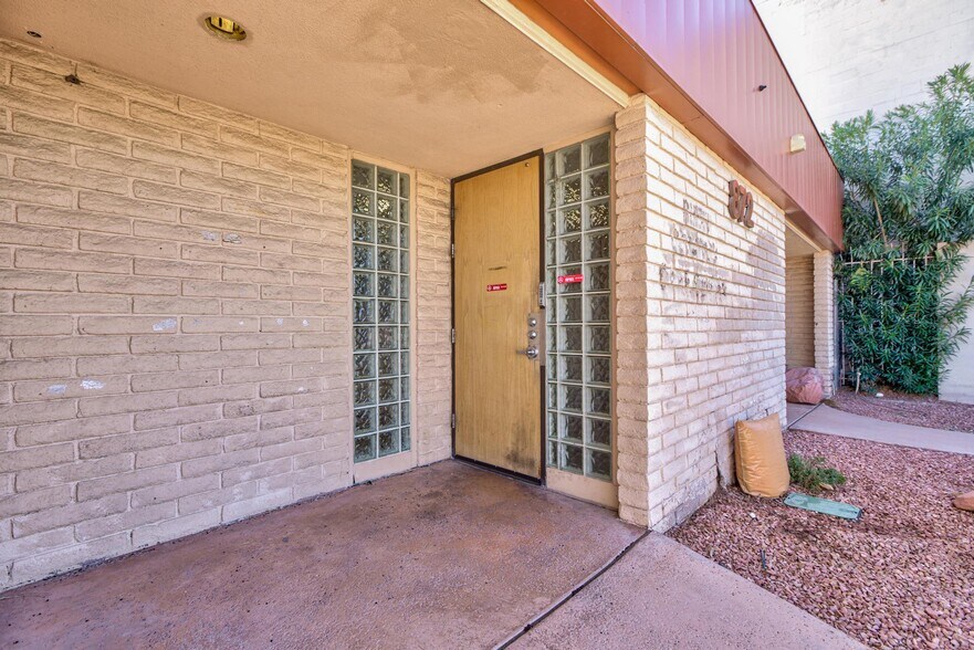 More Photos Of 872 E Sahara Ave, Las Vegas Medical For Lease