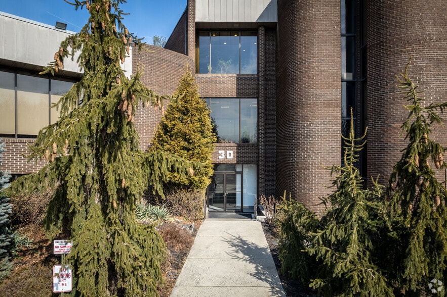More Photos Of 30 Galesi Dr, Wayne Office For Lease