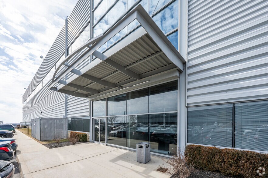 More Photos Of 230-59 International Airport Ctr Blvd, Springfield Gardens Light Distribution For Lease