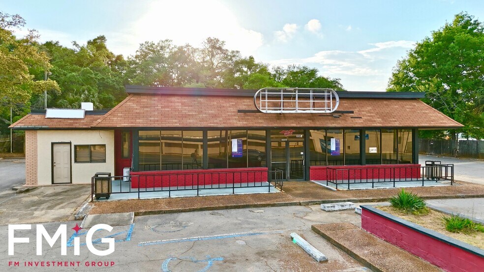 More Photos Of 3507 Pace Blvd, Pensacola Restaurant For Sale