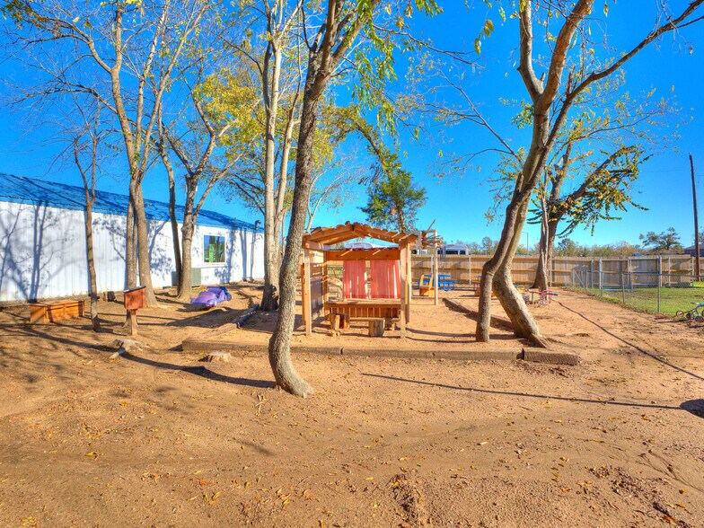 More Photos Of 305 S Chickasaw Ave, Claremore Daycare Center For Sale