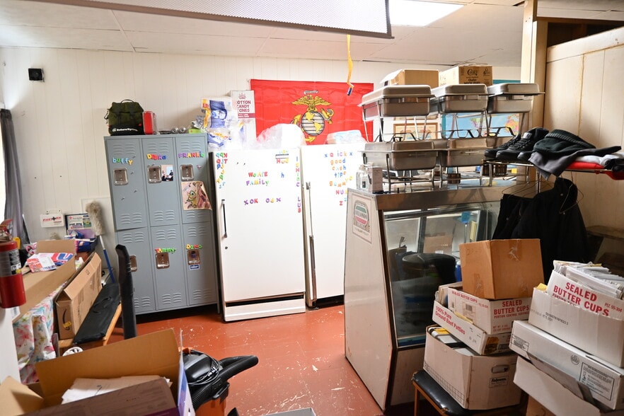 More Photos Of 937 W Wooster Rd, Barberton Storefront Retail Residential For Sale